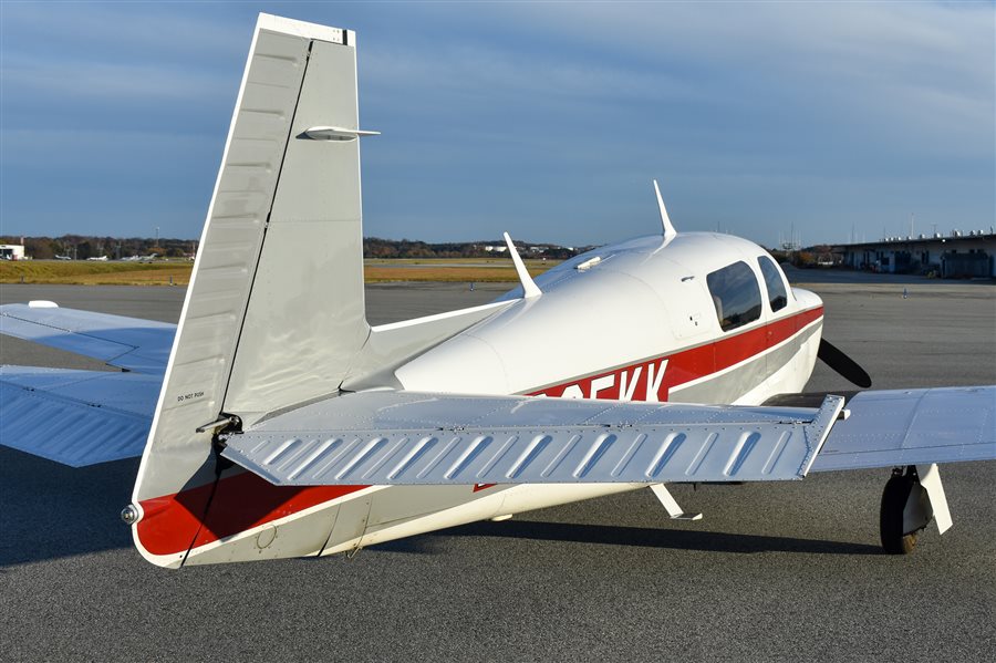 1987 Mooney M20J 205