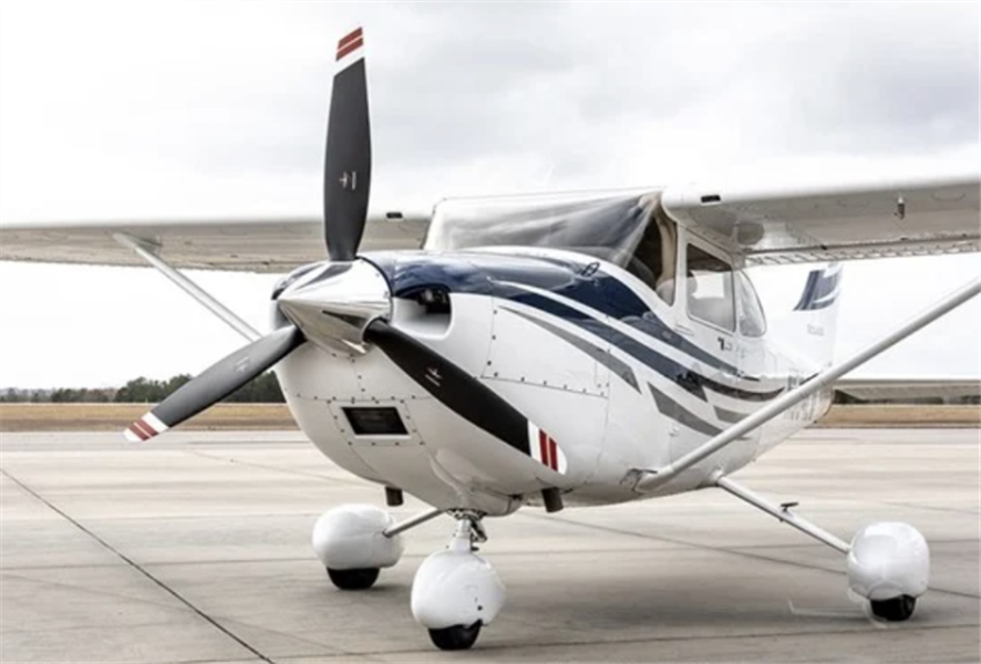 2005 Cessna 182 T