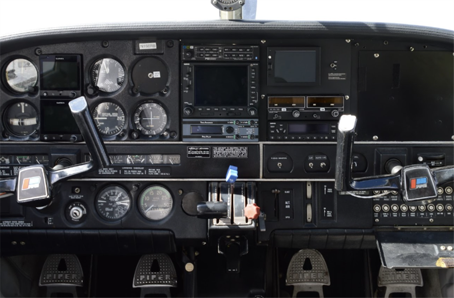 1974 Piper Cherokee 6 300