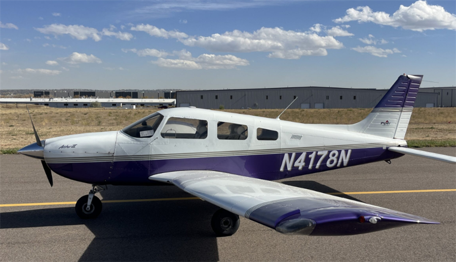 2001 Piper Archer III Aircraft