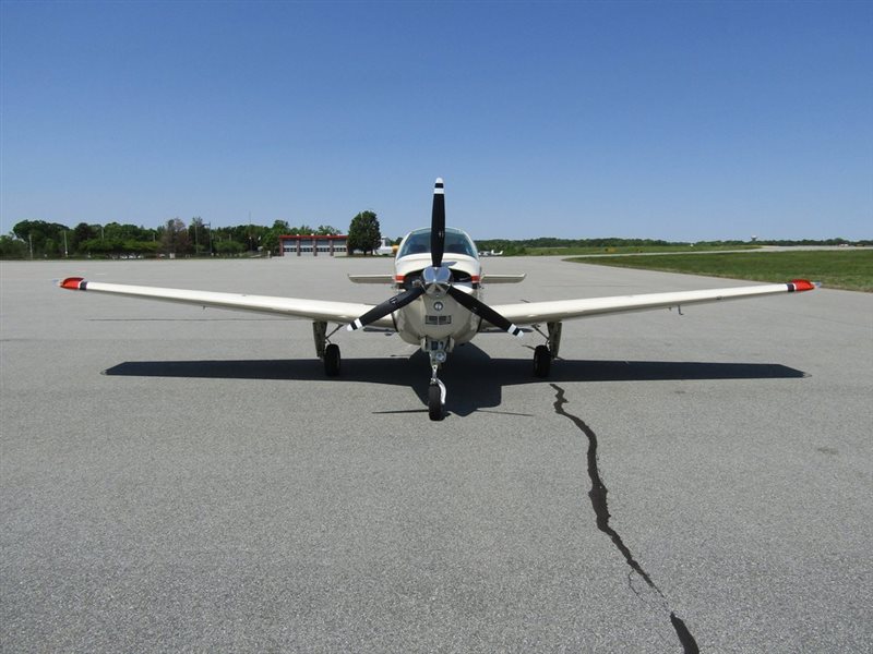 1990 Beechcraft Bonanza F33 A