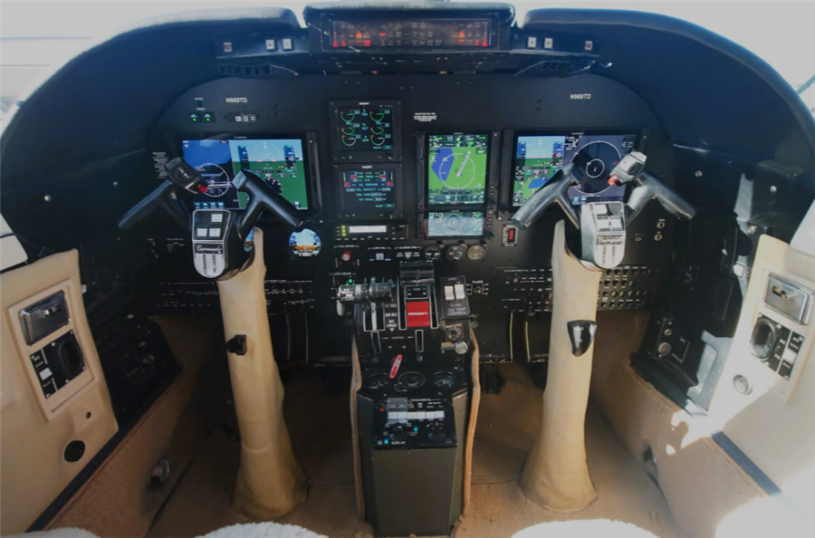 1983 Twin Commander 900 Aircraft